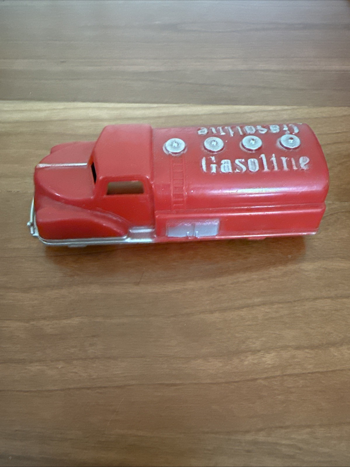 Vintage 1950s Renwal Red Plastic Toy Gas-Oil Delivery Tanker Truck USA 4”