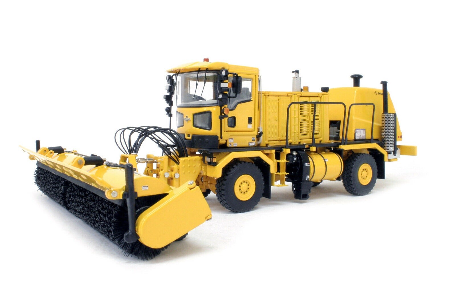 Oshkosh Sweepster S3100B Airport Sweeper Truck – TWH 1:50 Scale #074-01059 New