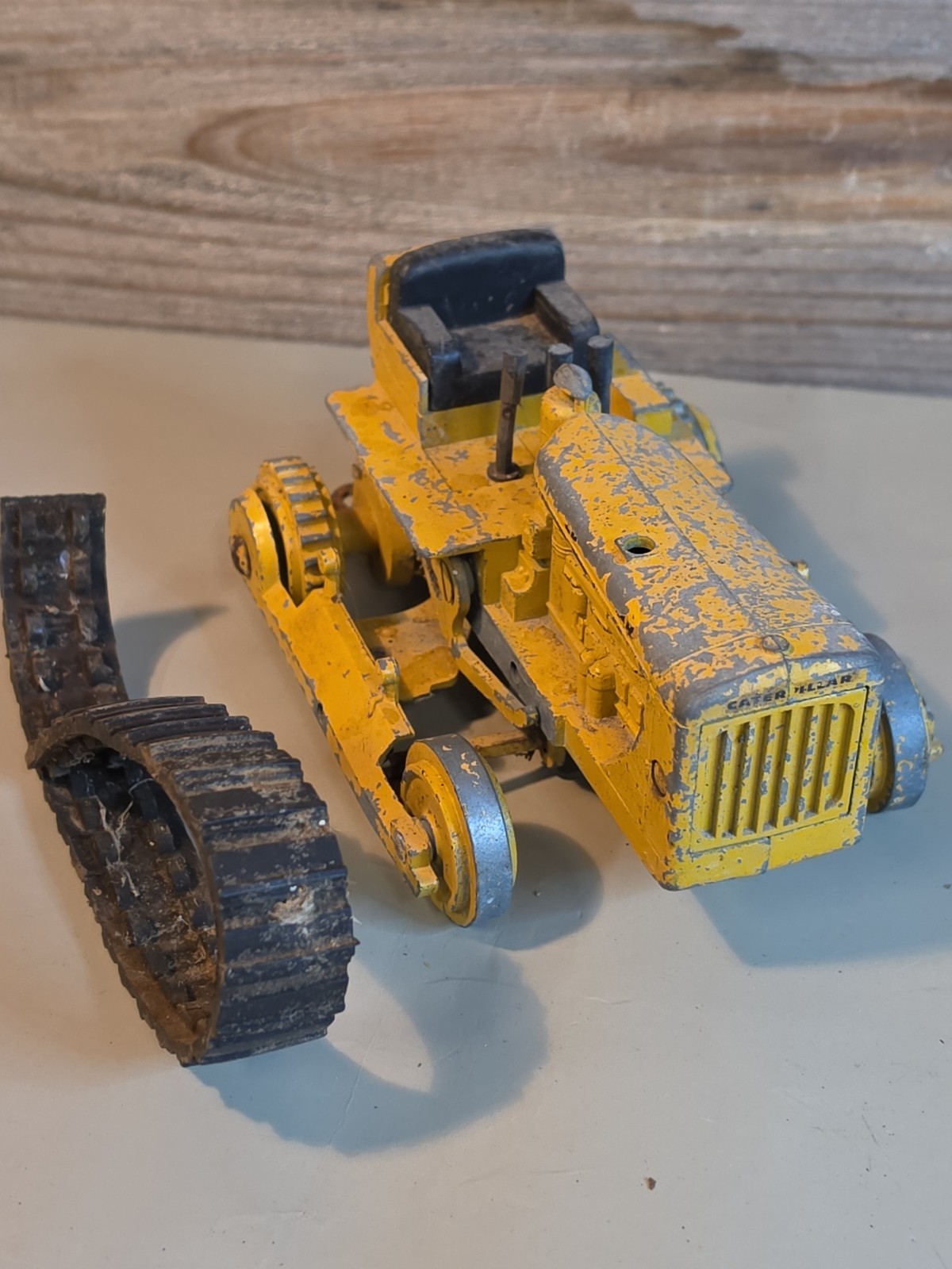 Vintage Eska 1:24 Die-Cast Caterpillar D-6 Dozer Bar Grille For Parts/Repair USA