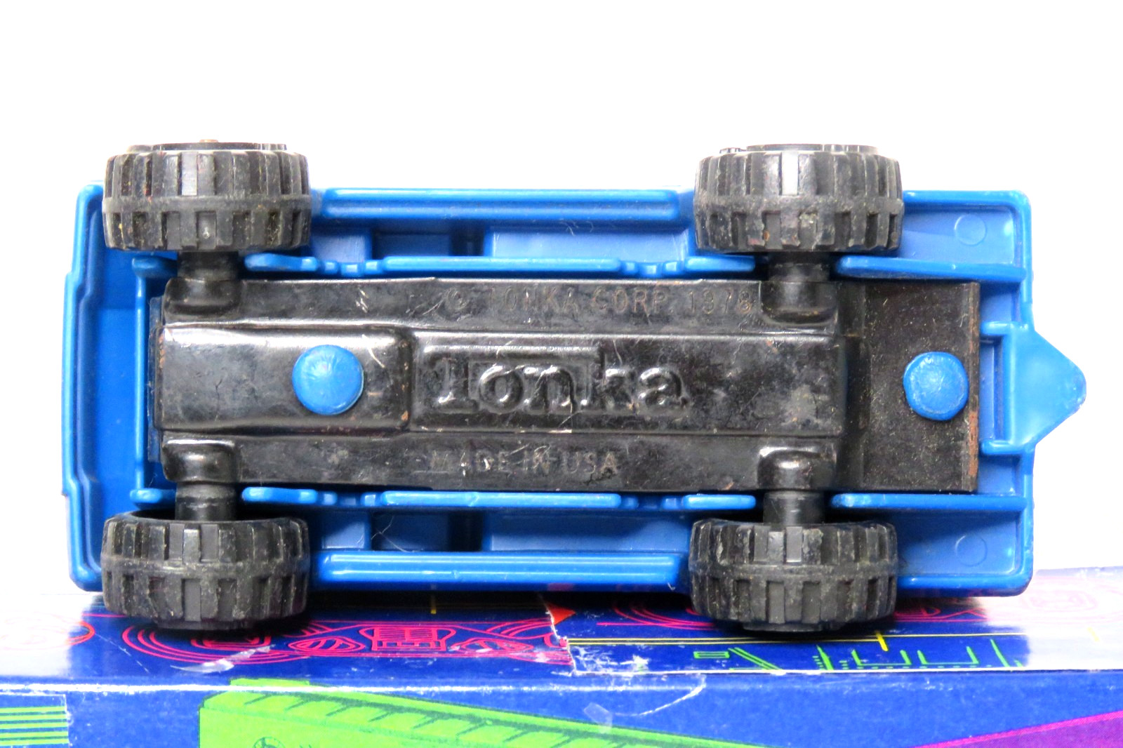 ONE PAIR VINTAGE TONKA VAN 1978 & 1977 SRAMBLERS VANS STEEL & PLASTIC SOLD AS IS