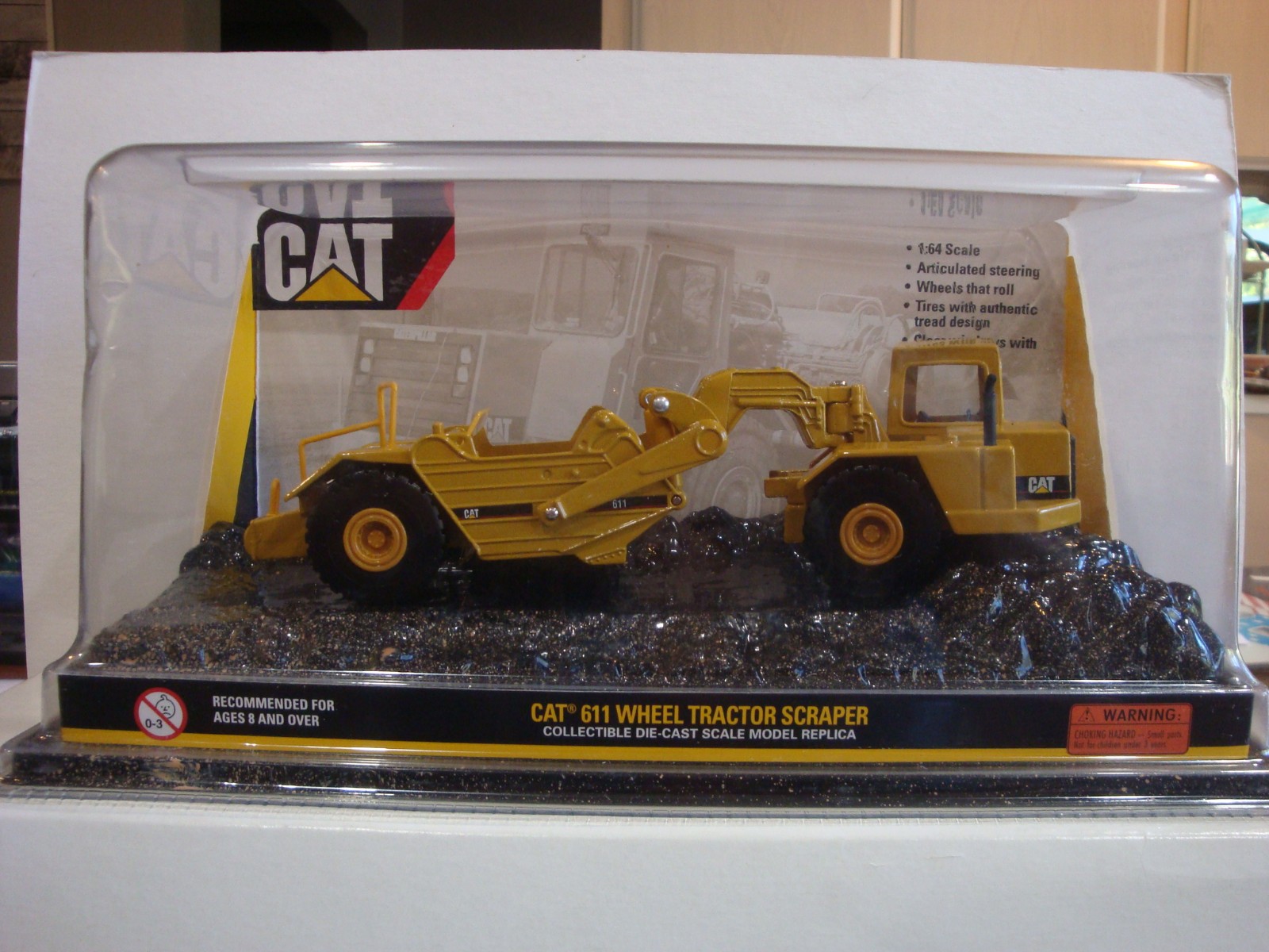 Norscot CAT 611 Wheel Tractor Scraper 1:64 Darkish Yellow Good++ Display Package