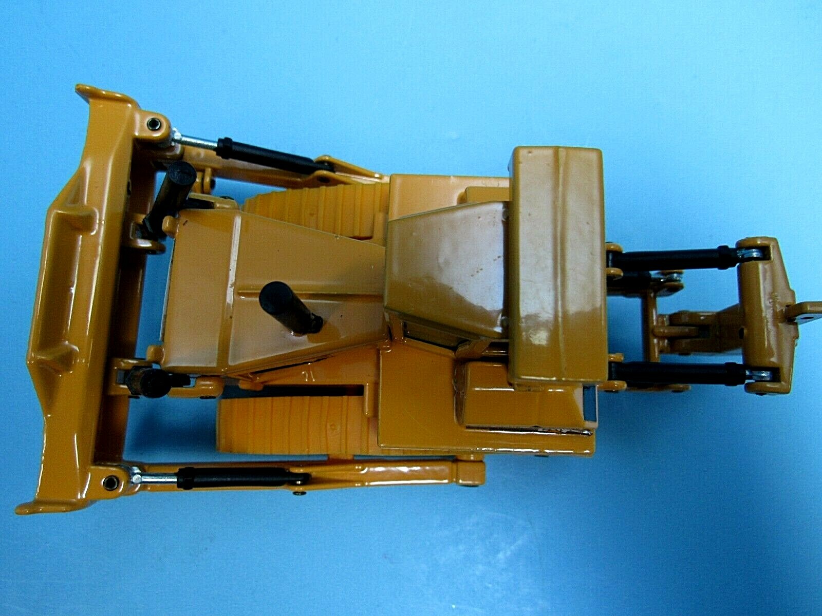 VTG CATERPILLAR D10N TRACK-TYPE TRACTOR SCALE 1:70 – REF NO. 220 JOAL – SPAIN