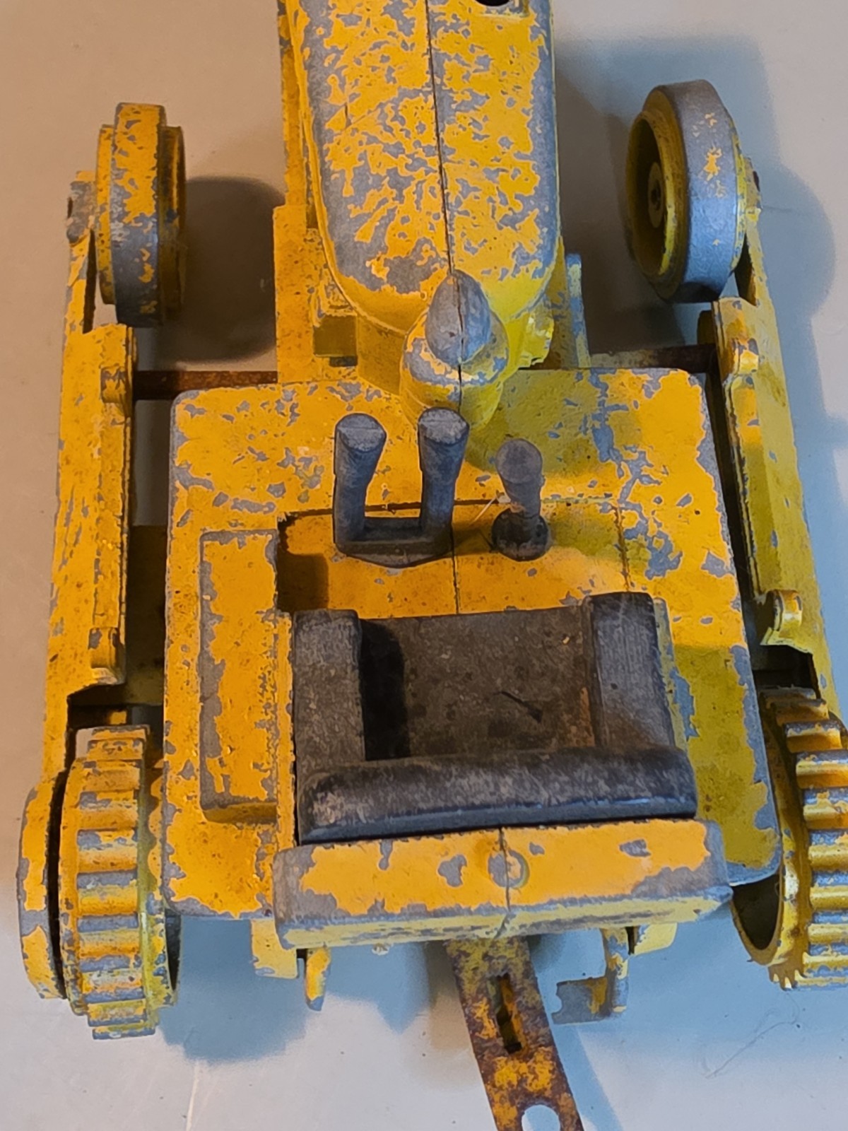 Vintage Eska 1:24 Die-Cast Caterpillar D-6 Dozer Bar Grille For Parts/Repair USA