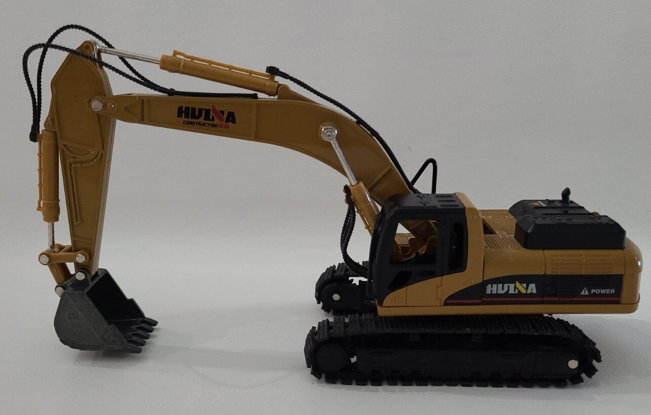 Hulna Exavator Construction Top Truck Toy Diecast Metal 7.5″ long Read⬇️