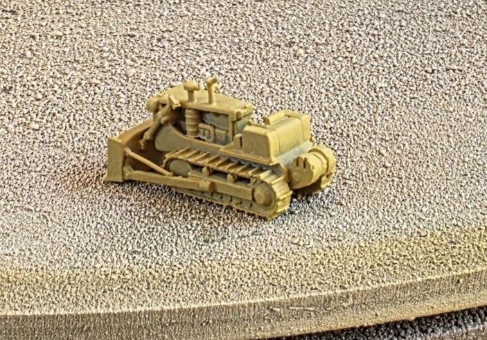 One 1/160 N scale Caterpillar D8 bulldozer, yellow! EXCLUSIVE!