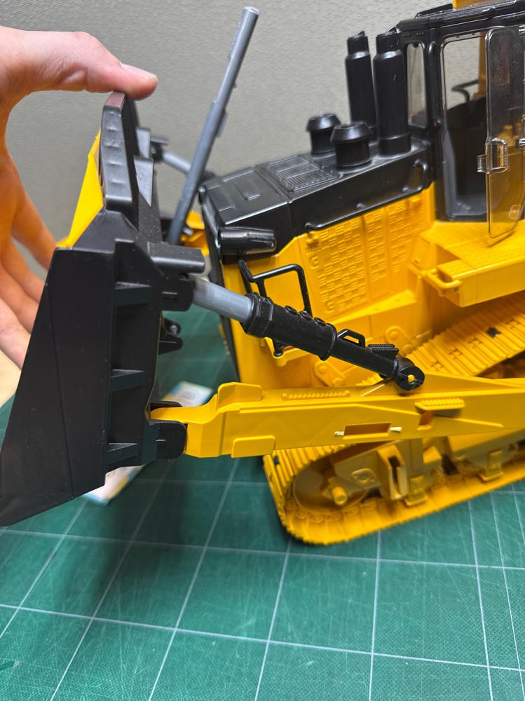 2012 Bruder CAT CATERPILLAR Bulldozer 2045/01 20″ Long Toy Model LOOK READ