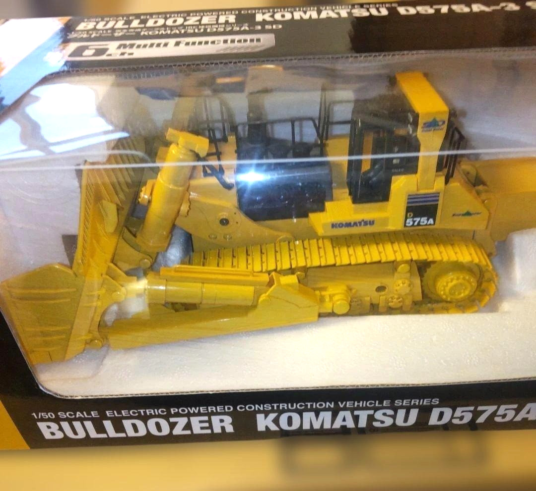 Kyosho 1/50 Scale Bulldozer Komatsu D575A-3 SD New
