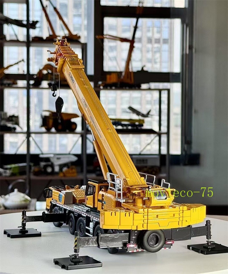 1:50 XGMC XCA260L8 260 Two-cab 5-axle Alloy Crane Model XCMG All-terrain Crane