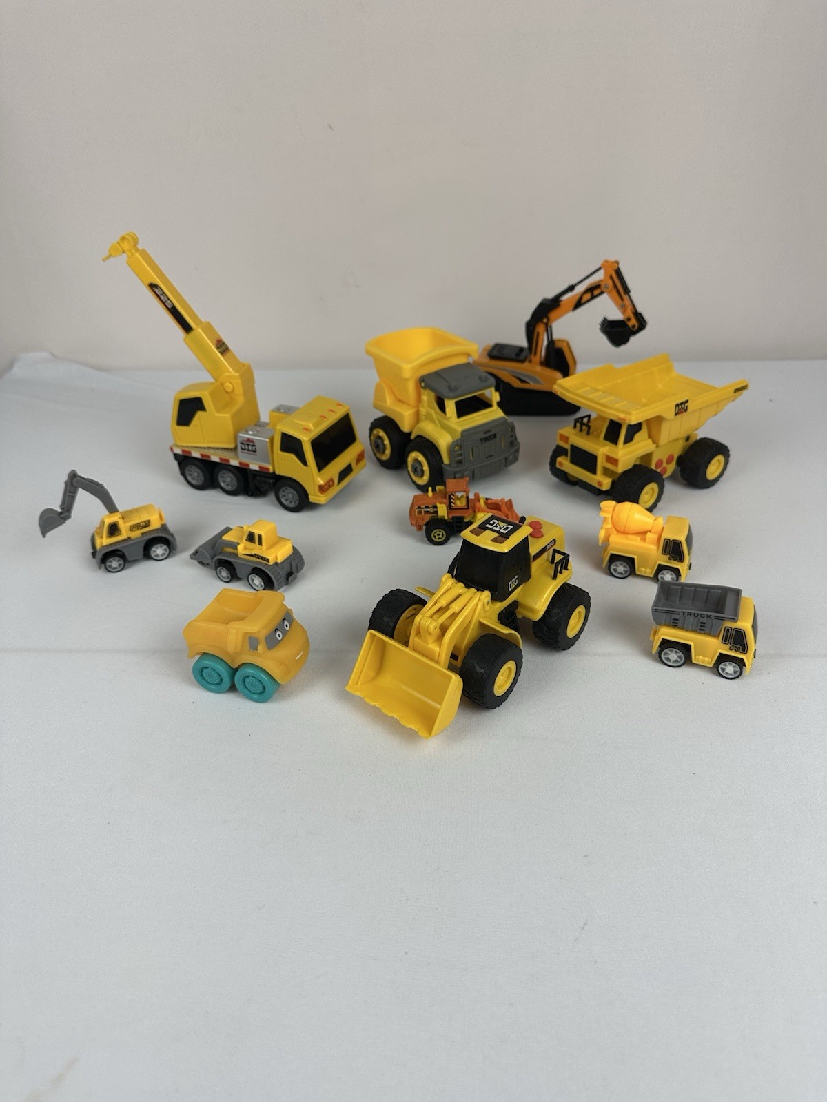 Lot of Construction Vehicle Toys Dump Truck Excavator Loader Mixer