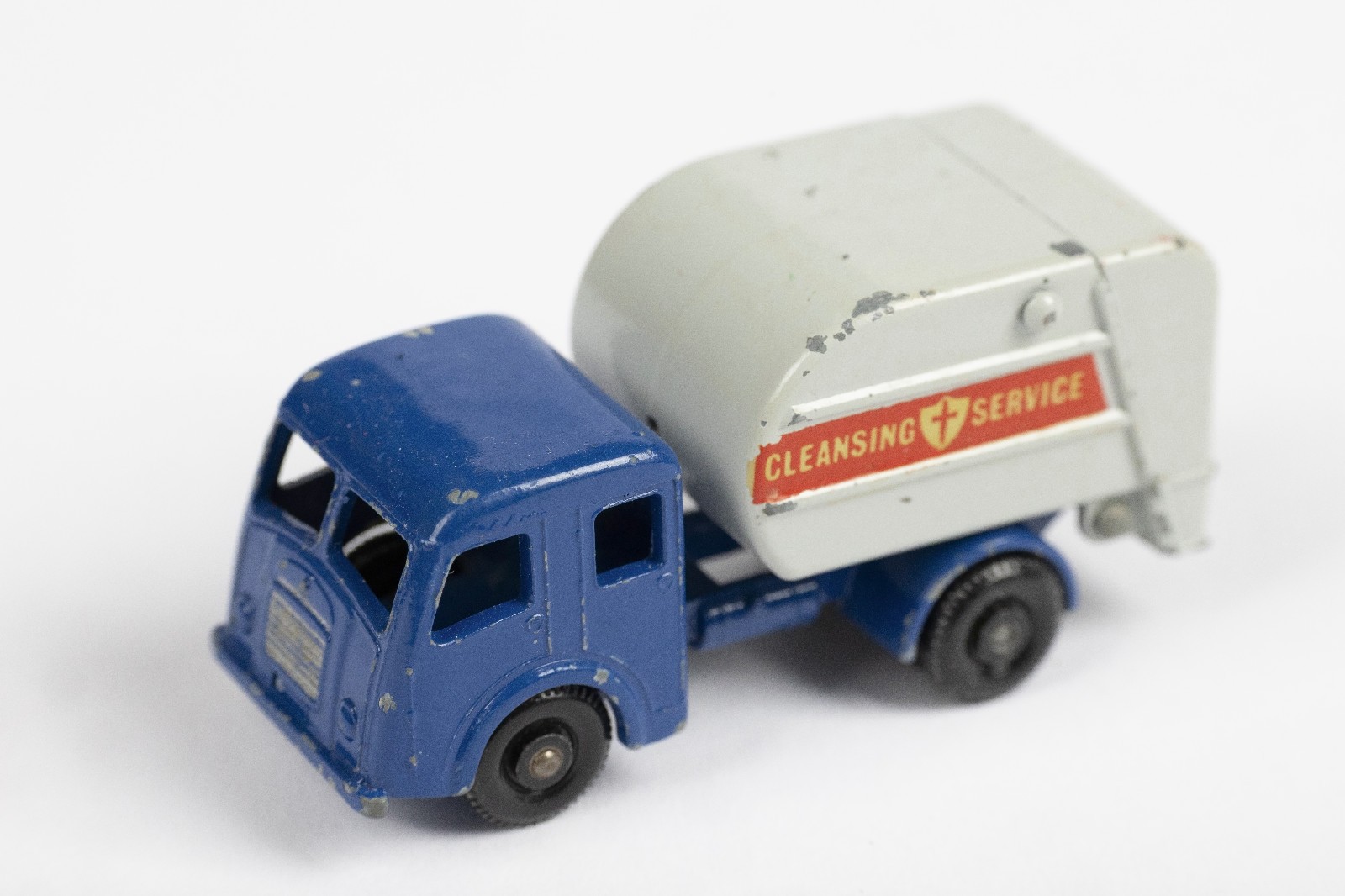 Vintage Matchbox LESNEY Refuse Collector No 15 Tip Back Made in England