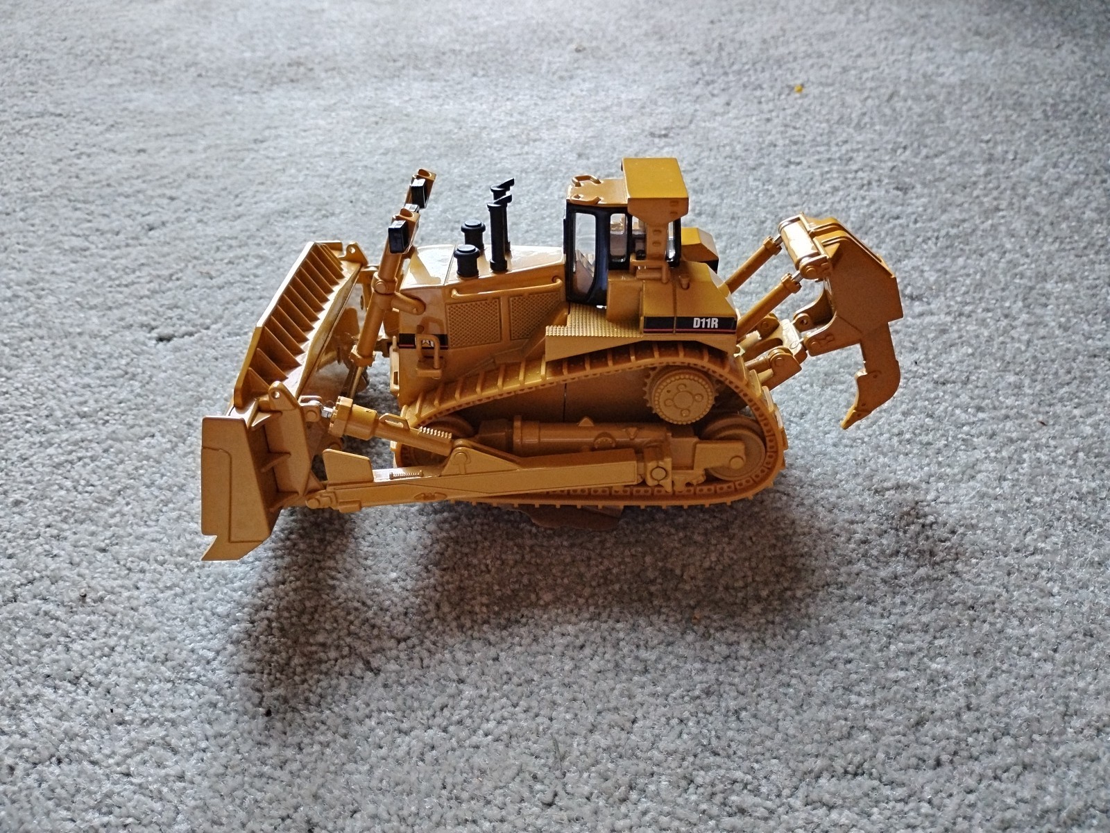 Rare & Original Designed Caterpillar D11T Bulldozer 1/50 Scale Norscot Group