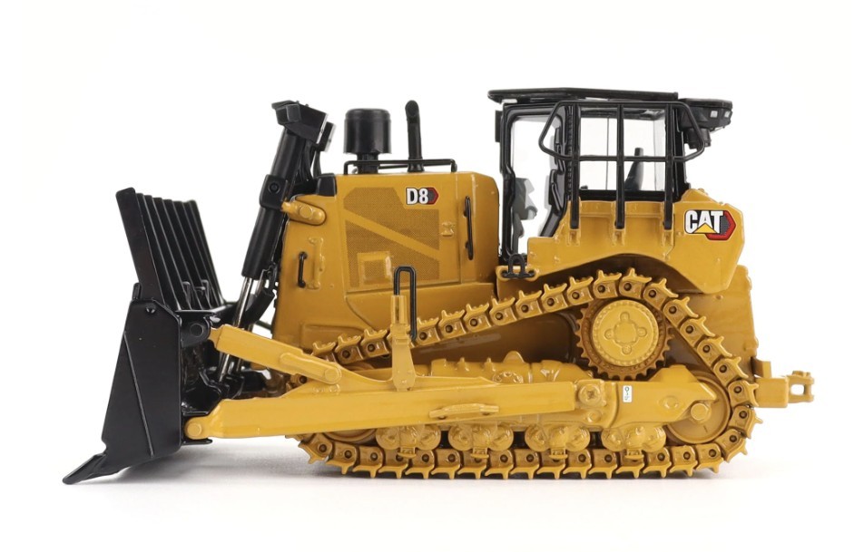 Diecast Masters 85758 Cat D8 Waste Handler Configuration 1/50 Scale Model
