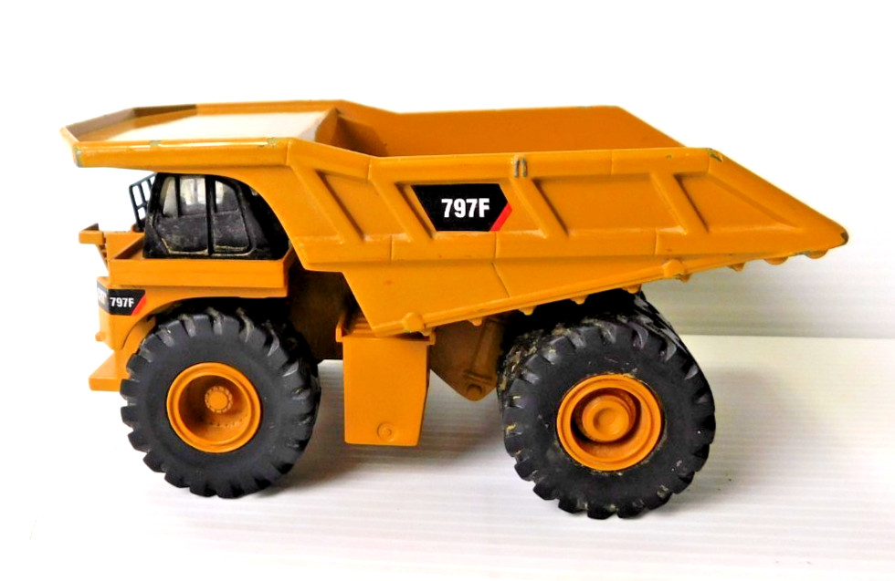 CAT 797F Dump Truck Earth Movers Caterpillar Diecast 1:101 Toy State