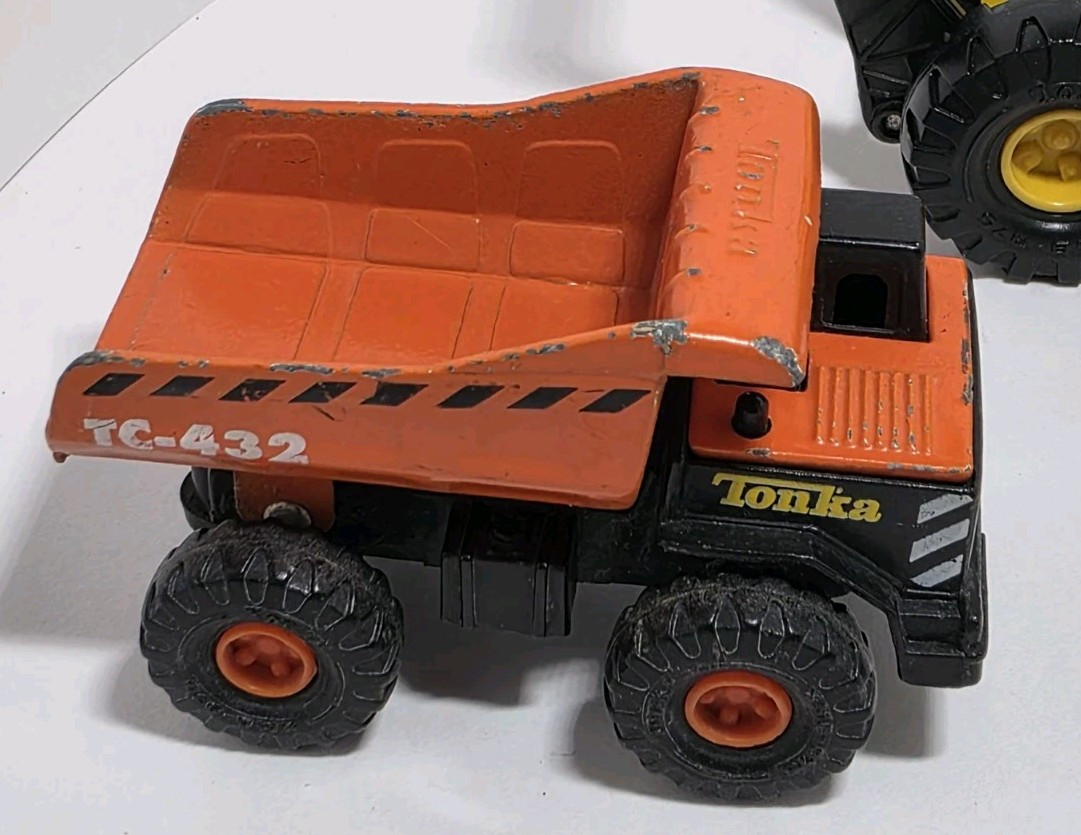 Lot of 2 Hasbro Maisto 1998 Vehicles Tonka Mighty Mini-Dump Front Truck Loader