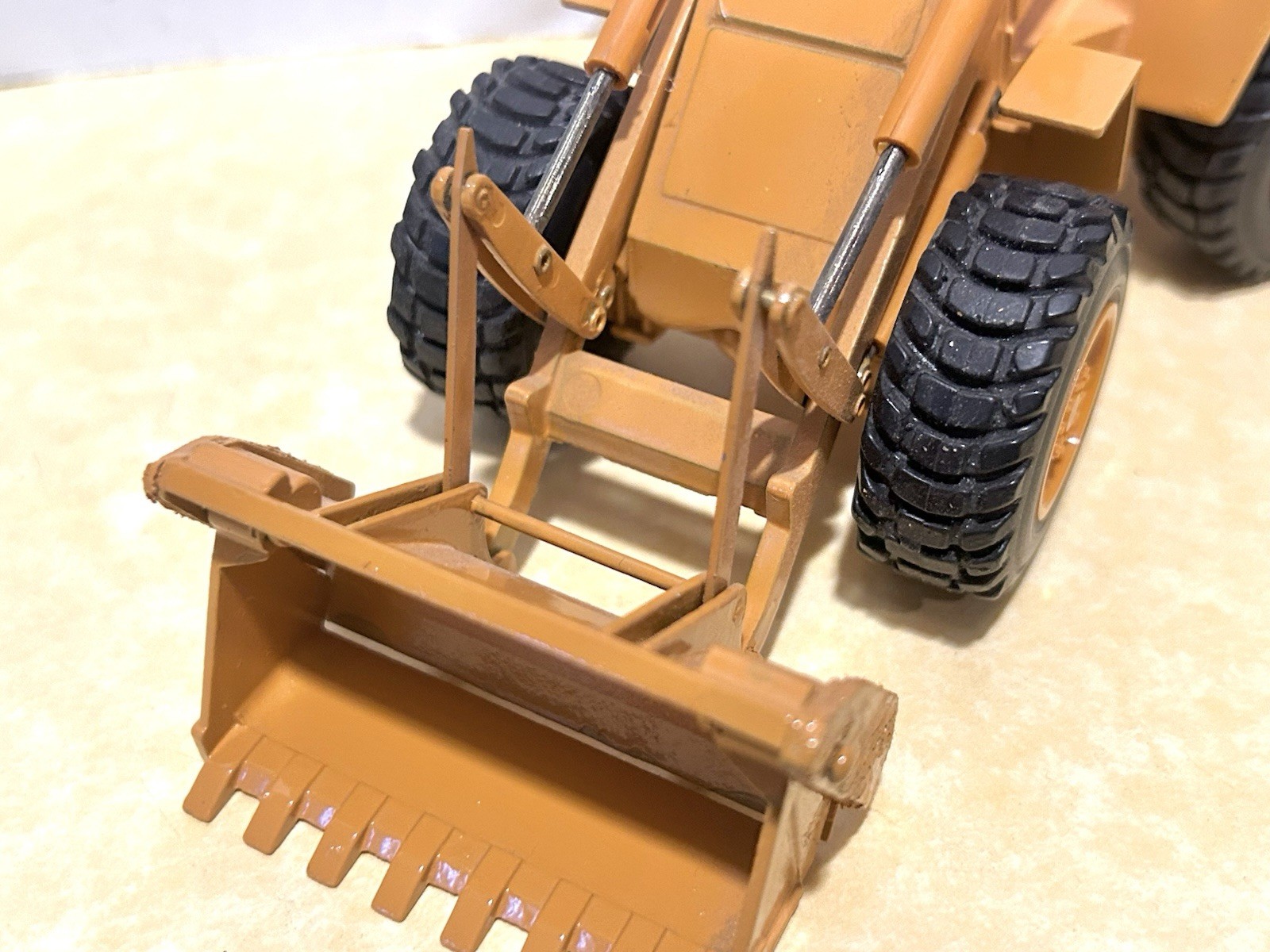 NZG 1/35 Scale Cusmtom CASE W20C Wheel Loader w/Drott 4-in-1 Bucket (W. Germany)