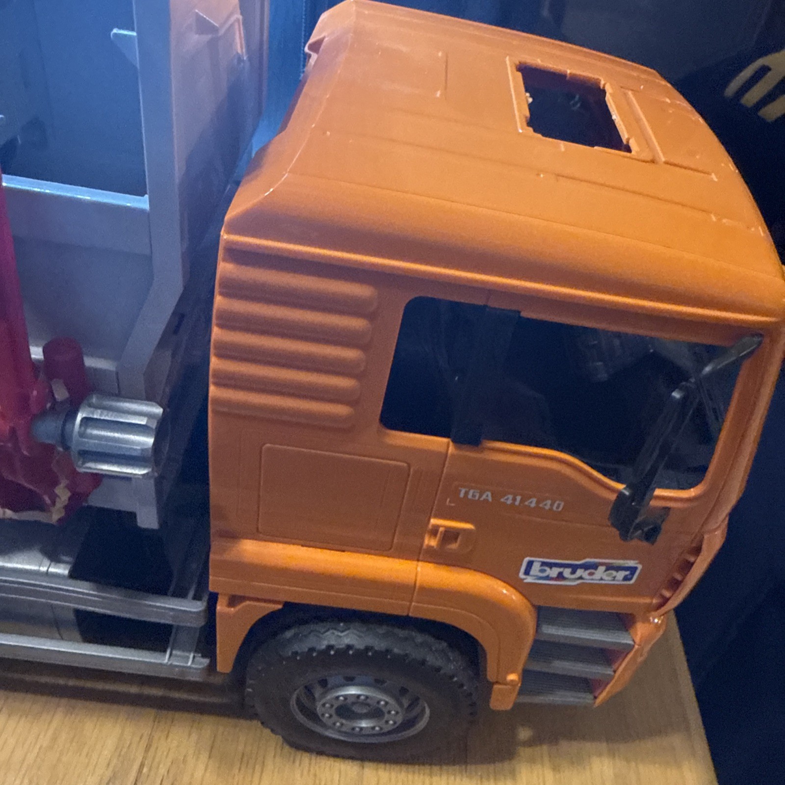 BRUDER MAN TGA Side Loading Garbage Recycle Truck w/2 Cans Vtg. 1998 – 21″ 1:16