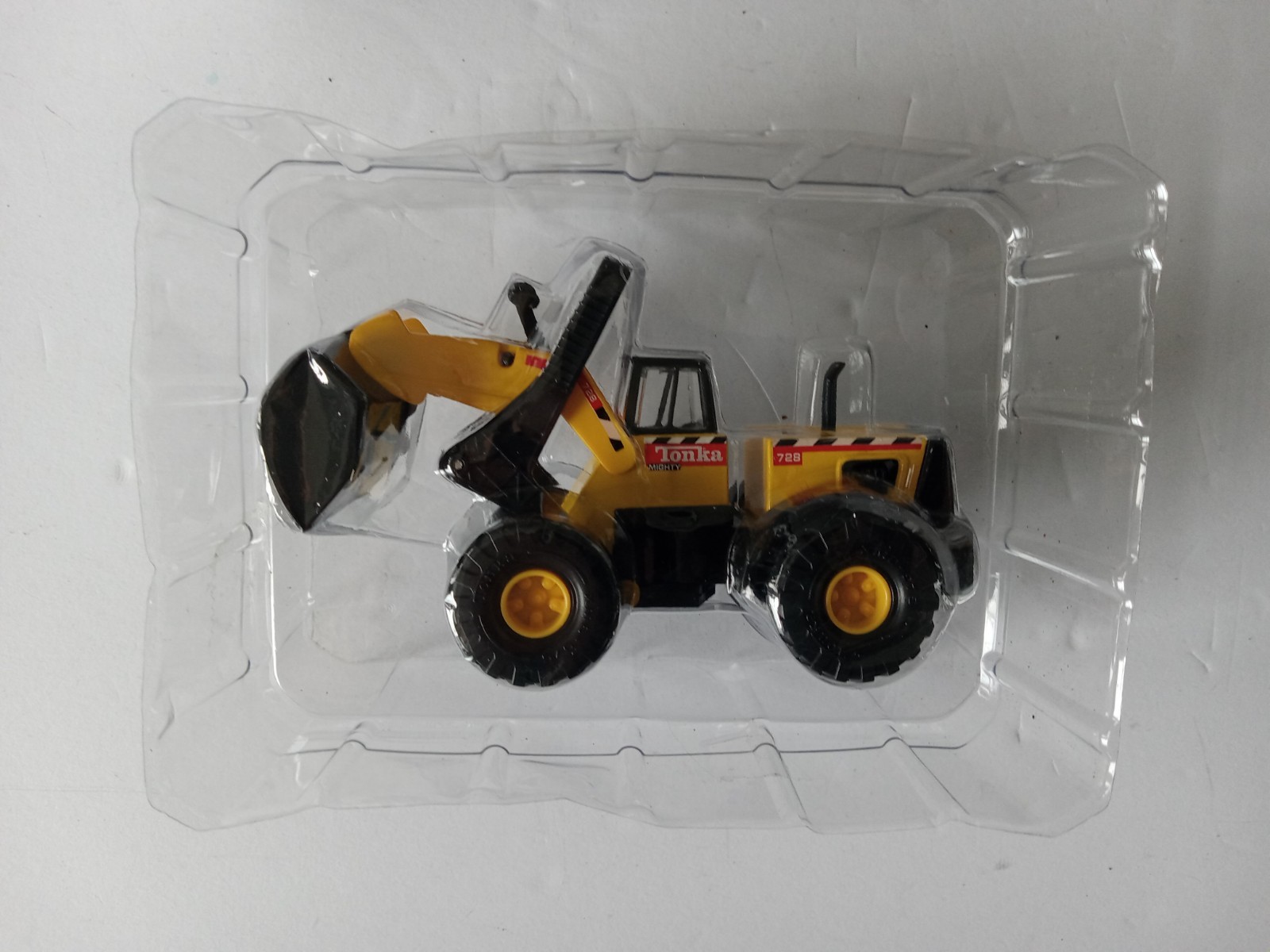 Maisto TONKA Bulldozer by Hasbro item #762898 In Original Box 13