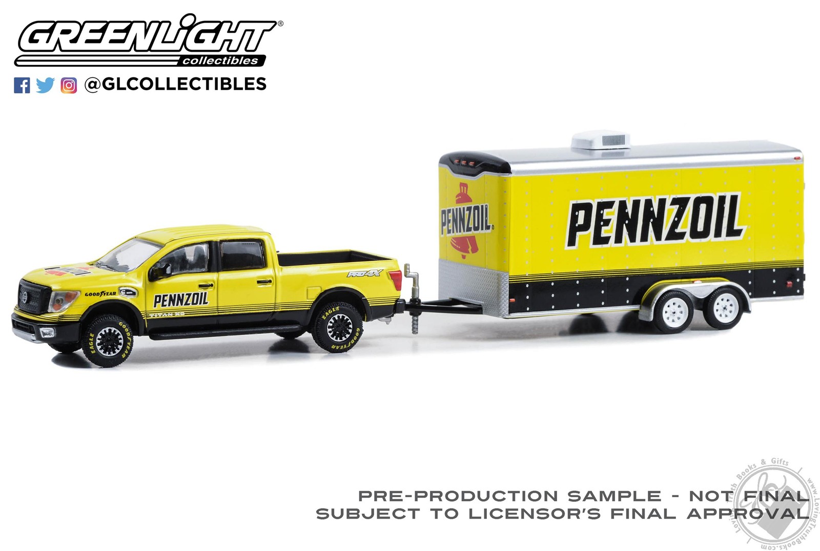 2018 Nissan Titan XD Pro-4X w/Enclosed Car Hauler, Hitch & Tow 30, 1/64 Diecast