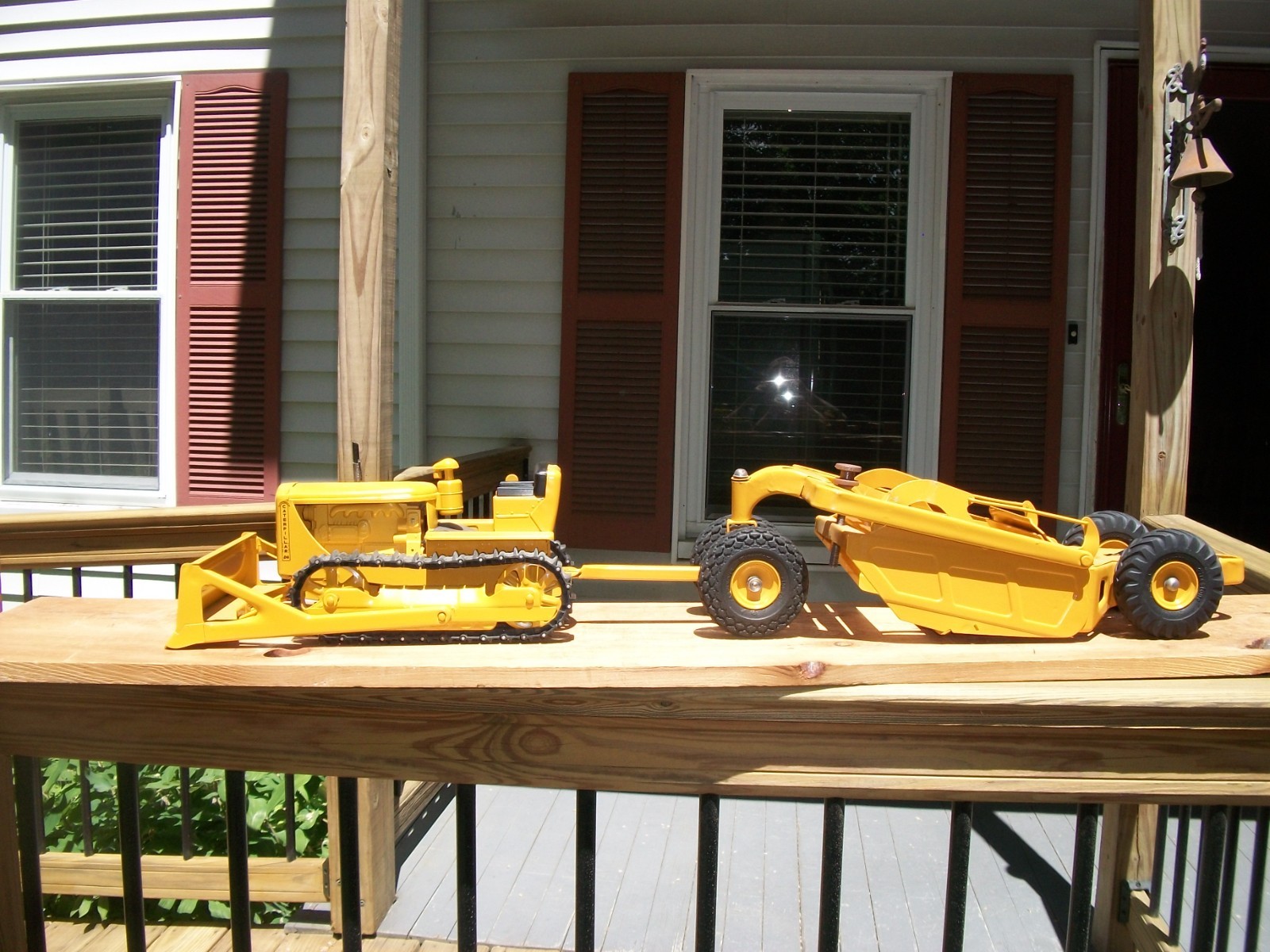 Doepke Caterpillar D6 Dozer & Earth Scraper