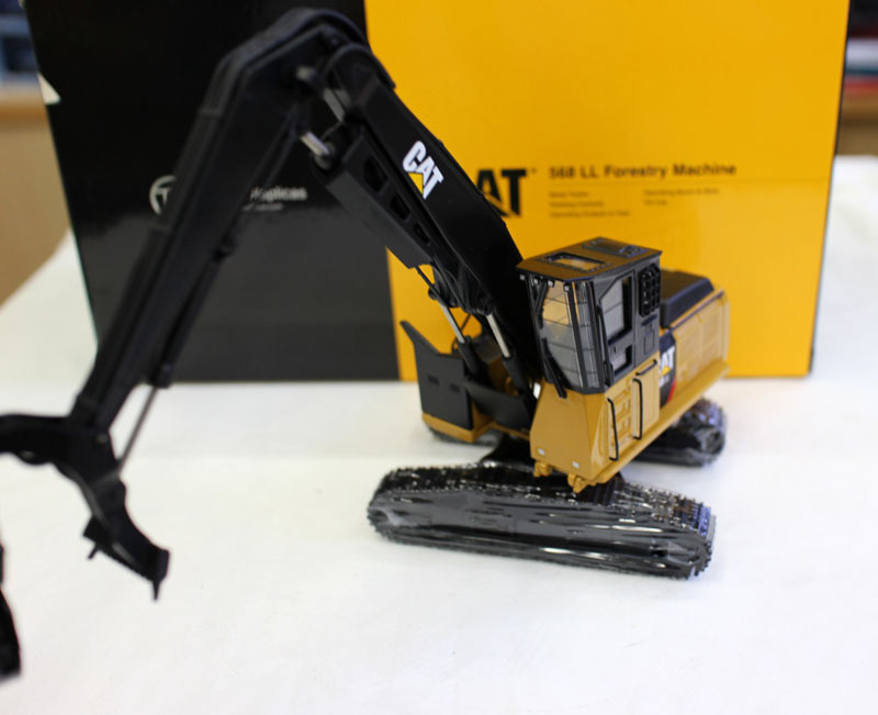 Tonkin CAT 1/50 Scale Caterpillar 568LL TR40002 Truck Car Model Toy Collection