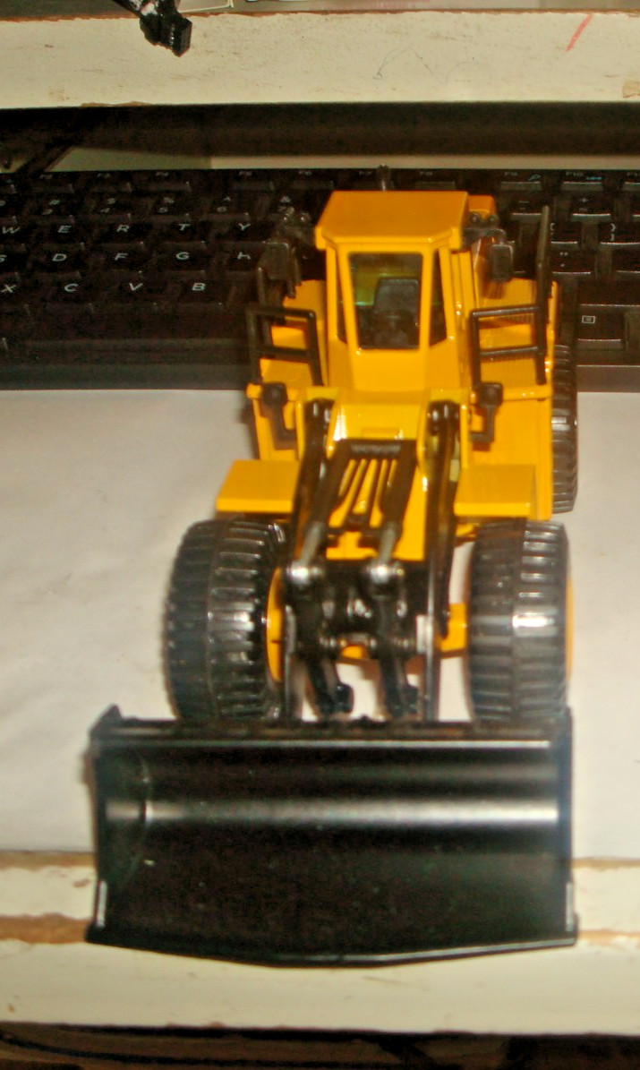 JOAL. MICHIGAN L320 PAY LOADER