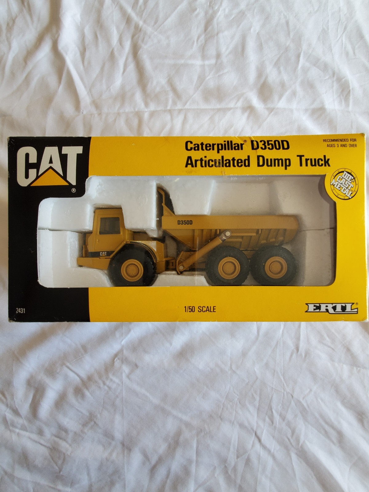 ERTL Caterpillar D350D Articulated Dump Truck 1/50 Scale ( Vintage ERTL, CAT)