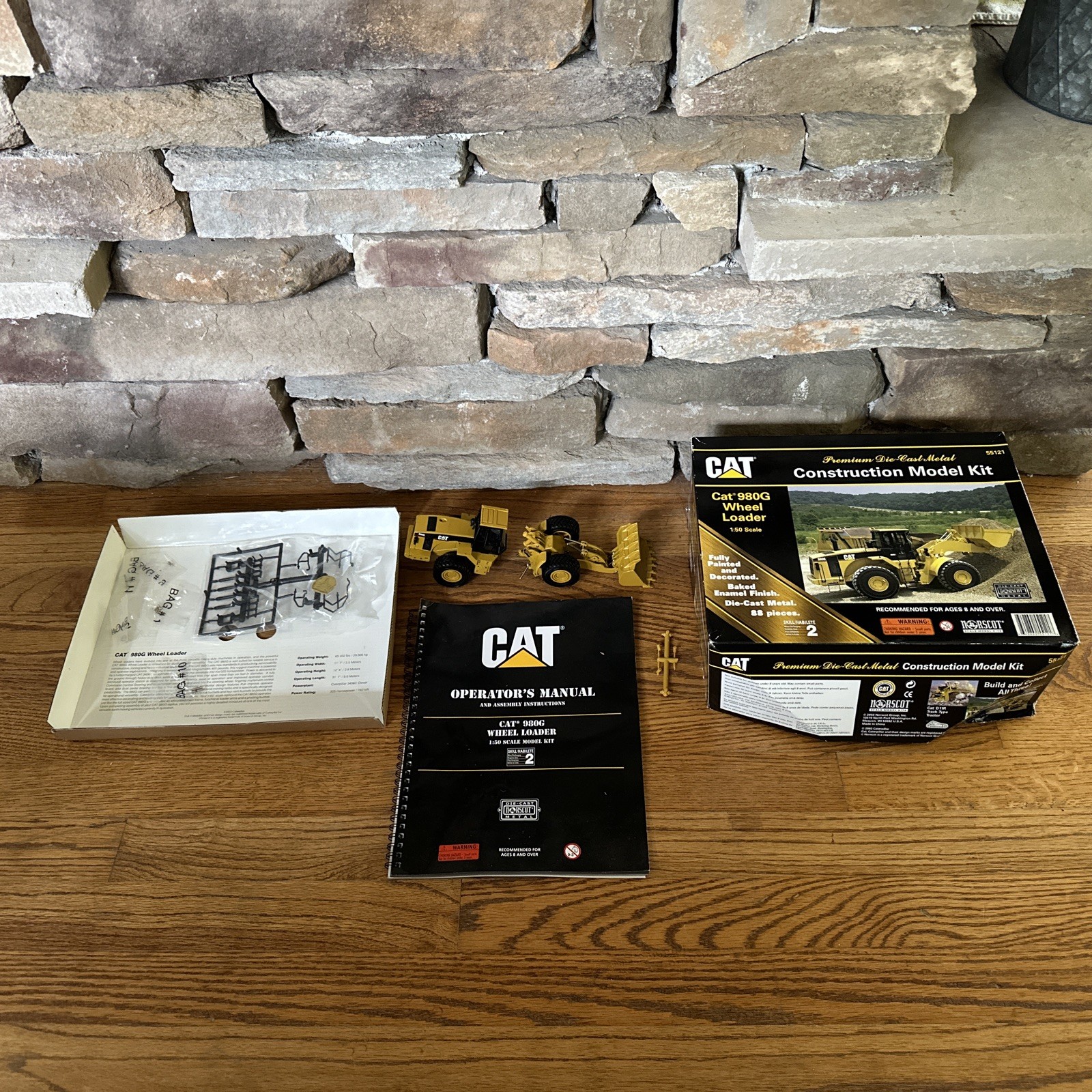 Norscot CATERPILLAR 1/50 Cat 980G Wheel Loader Die Cast Construction Model Kit