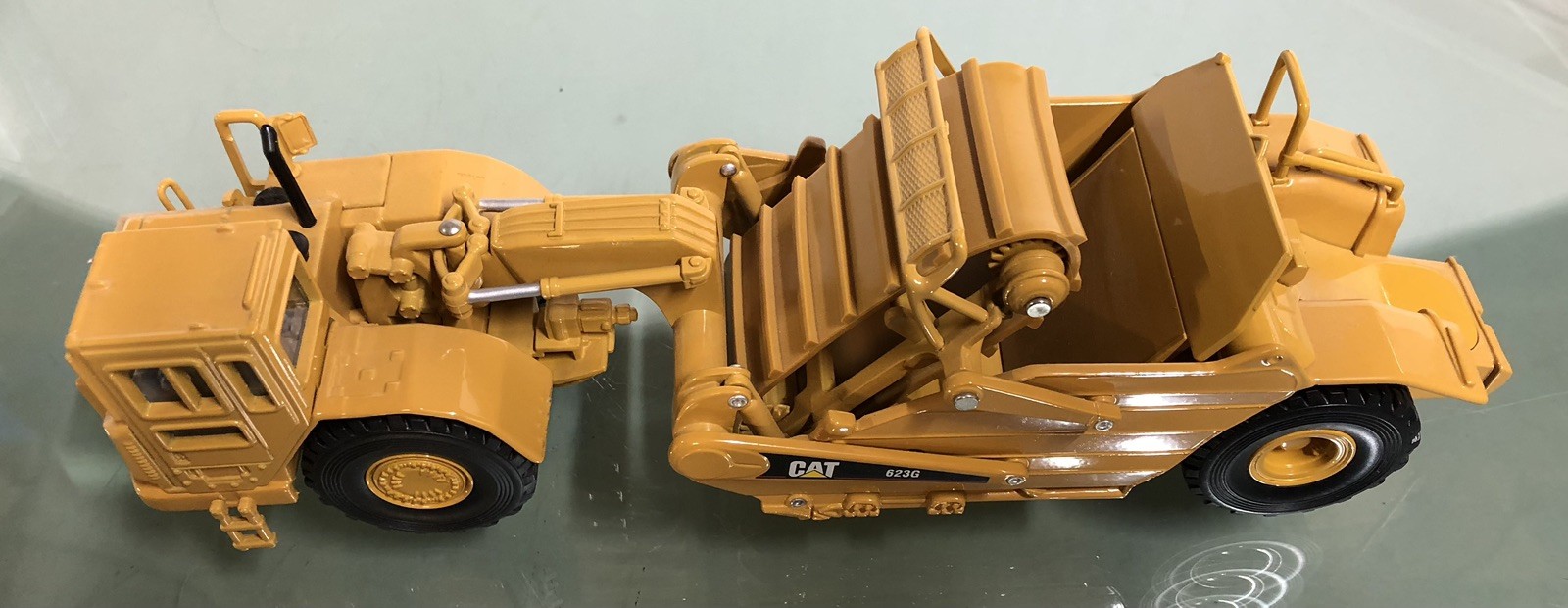 Norscot 55097 CAT 623G Elevating Scraper 1:50 Diecast