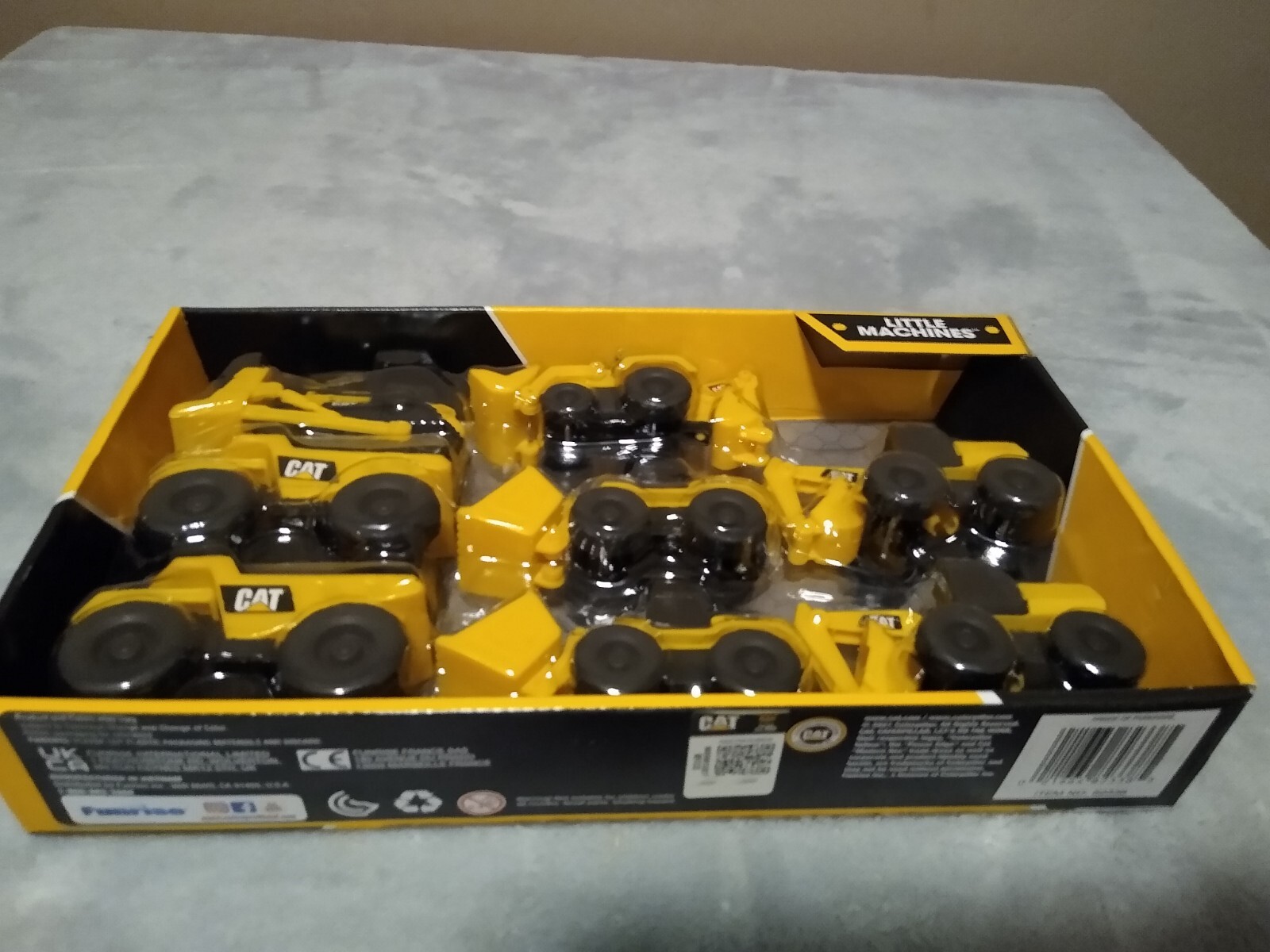Caterpillar 8 Equipment Toy Backhoe Bull Dozer Excavator Wheel Loader Dump Truck