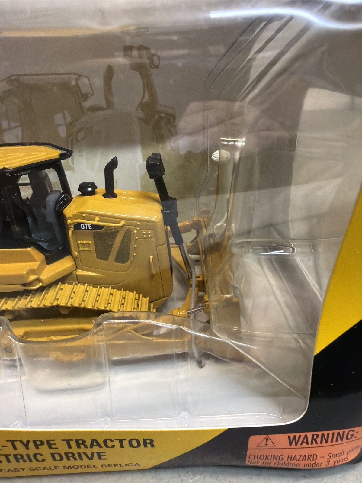 NORSCOT 1:50 SCALE CATERPILLAR CAT D7E TRACK-TYPE TRACTOR DIE-CAST MODEL 55224