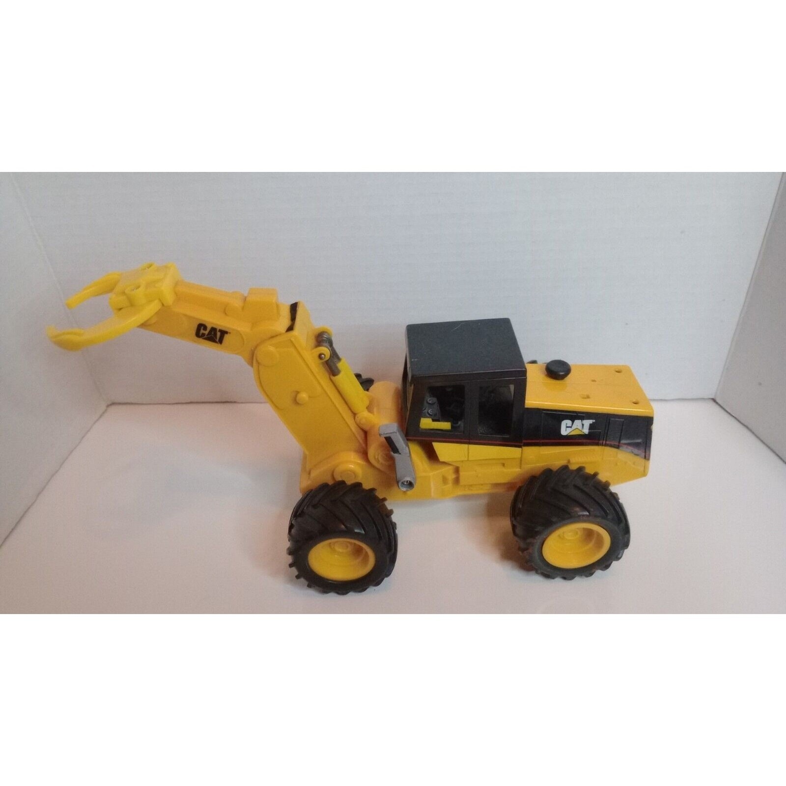 Matchbox 1998 CAT Power Machine Grappler Construction Equipment (NOT WORKING)