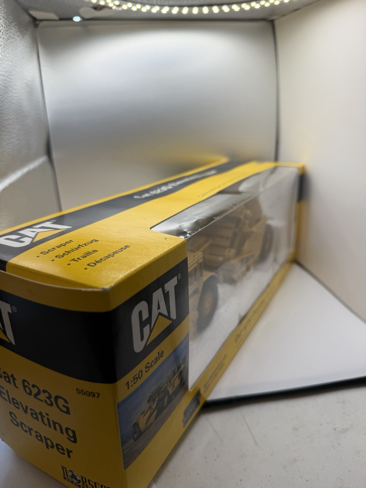 Vintage NIB Norscot 55182 CAT 623G Elevating Scraper 1:50 Machines At Work