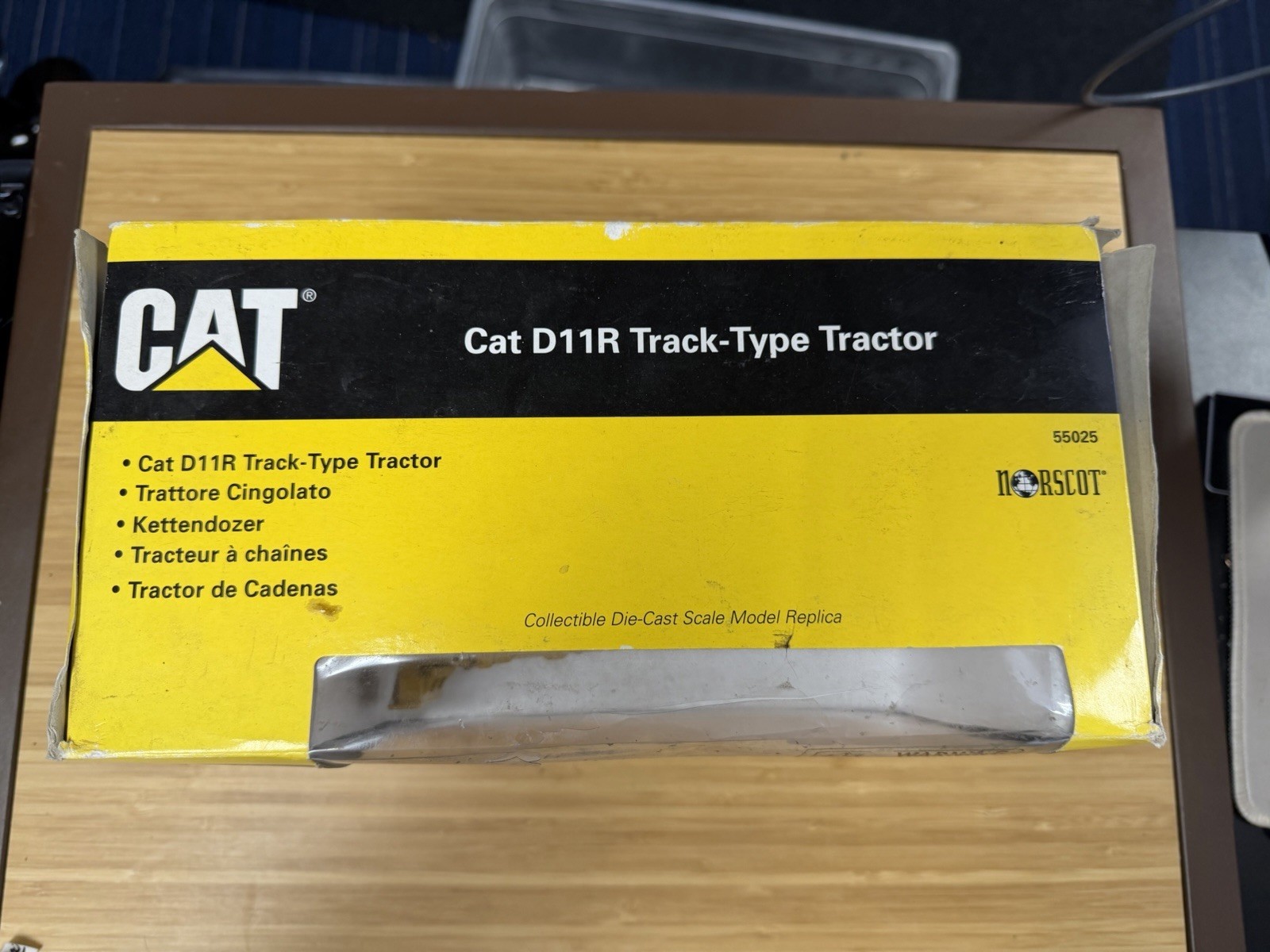 NIB Vintage 1999 Die Cast Cat 1:50 D11R Track Type Tractor