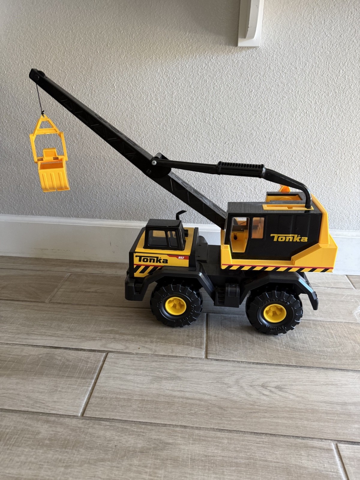 Tonka XMB-975 Mighty Crane Shovel Digger 952 – Metal Plastic