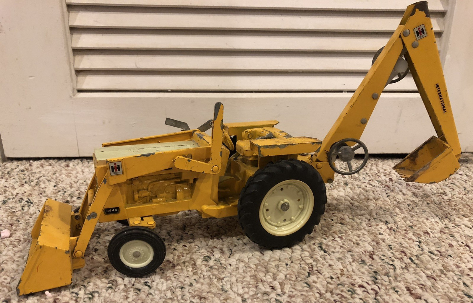 Vintage Ertl International Harvester 3444 Backhoe Tractor Loader Diecast – 1:16