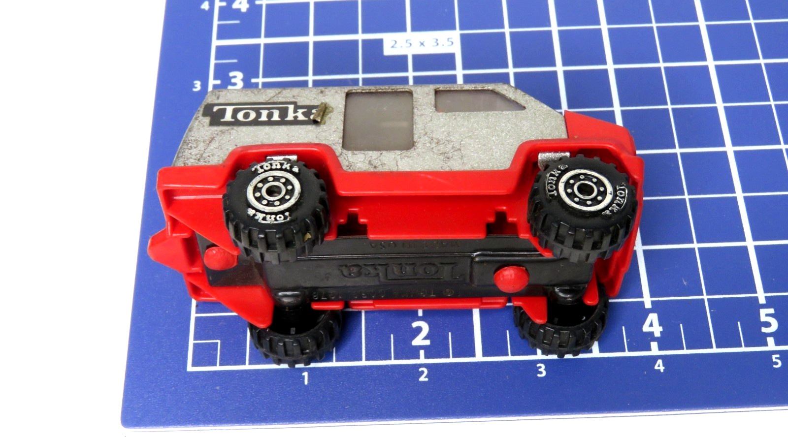 ONE PAIR VINTAGE TONKA VAN 1978 & 1977 SRAMBLERS VANS STEEL & PLASTIC SOLD AS IS