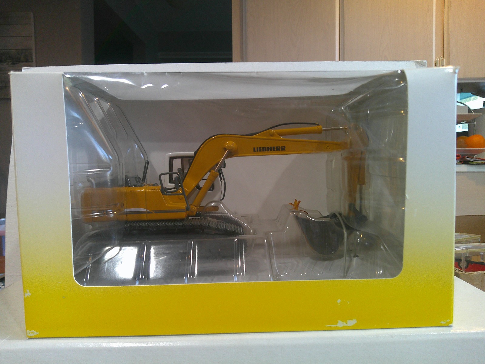Norscot Liebherr R 904 C Track Hydraulic Excavator 1:50 Yellow Good++ Box