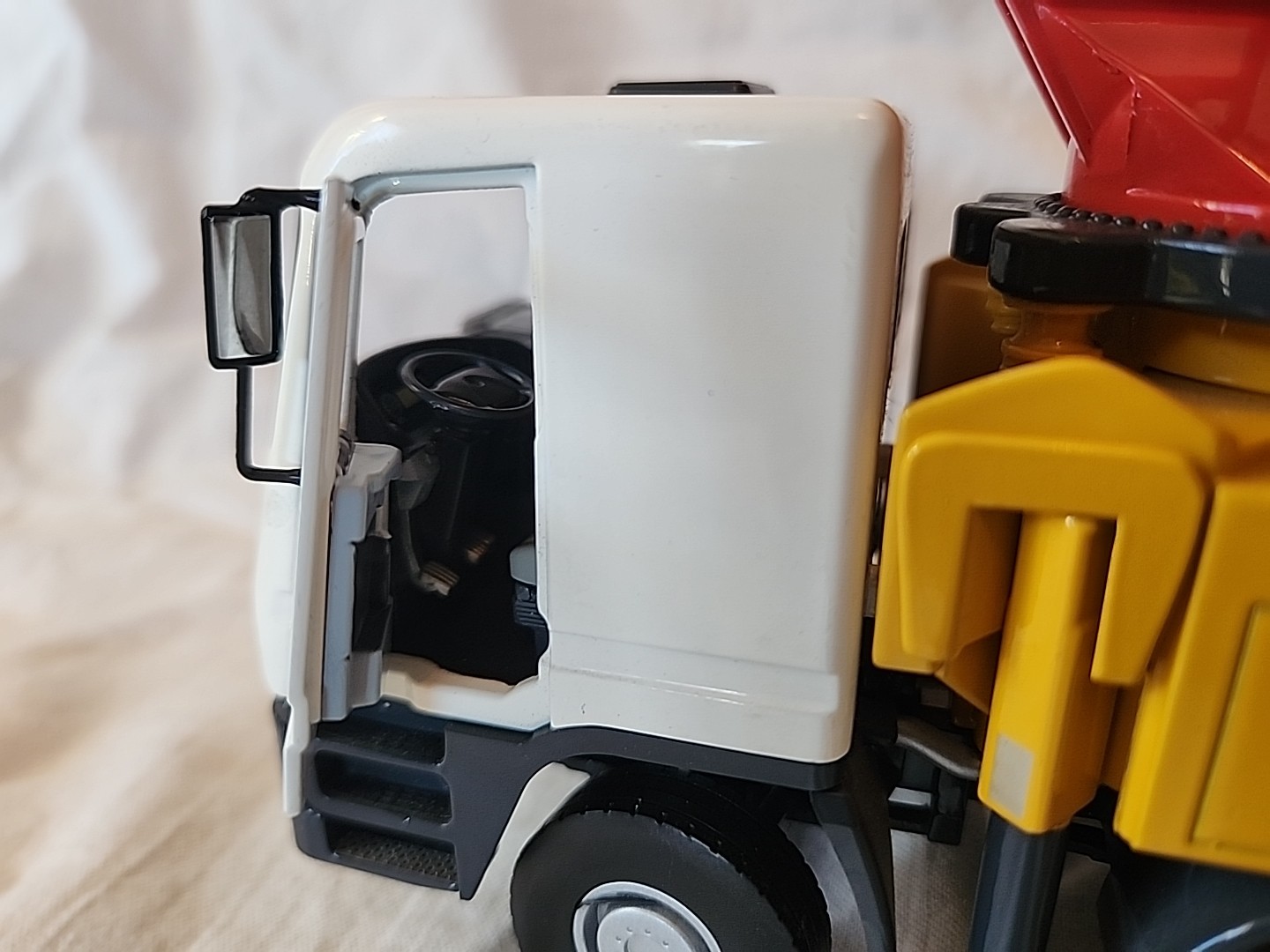 Sany Concrete Pump Truck Mercedes Chassis Die Cast Model 16″ Long B56K-7X 1:32