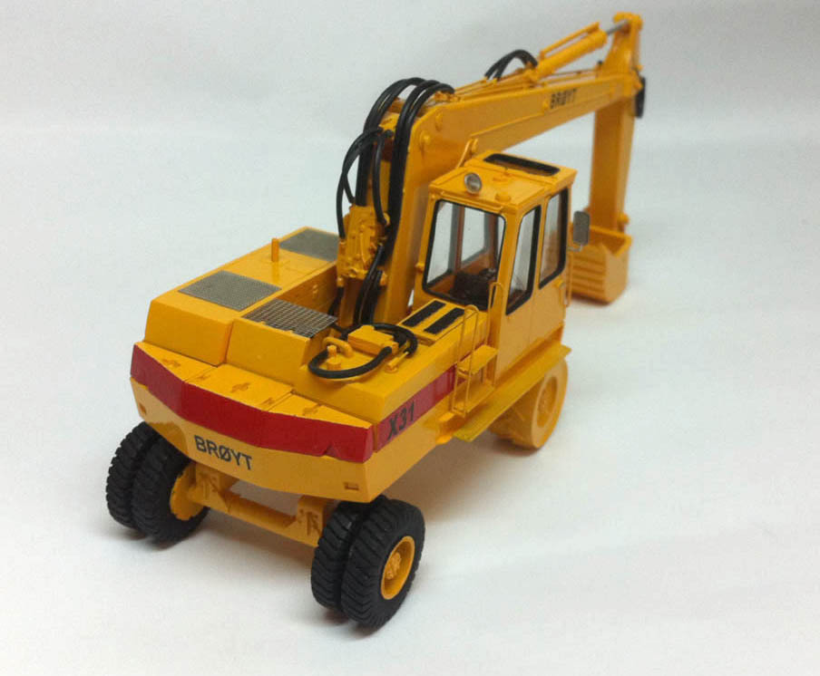 Resin 1/50 Excavator Broyt X31 wheels version – Ready Made by Fankit Models