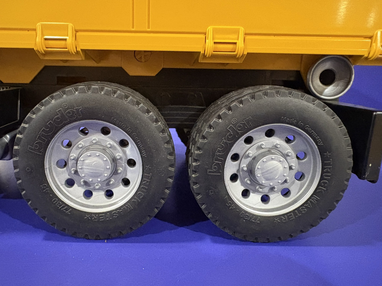 Bruder 1:16 Mercedes-Benz Actros 4143 Construction Dump Truck, Germany