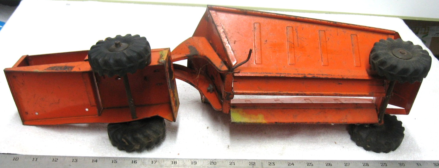 VINTAGE 1950S STRUCTO BELLY DUMPER EARTH MOVER CONSTRUCTION TOY