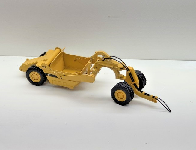 Cat 631E Scraper Belly with Pull-Type Drawbar – 1/50 Scale Construction Model
