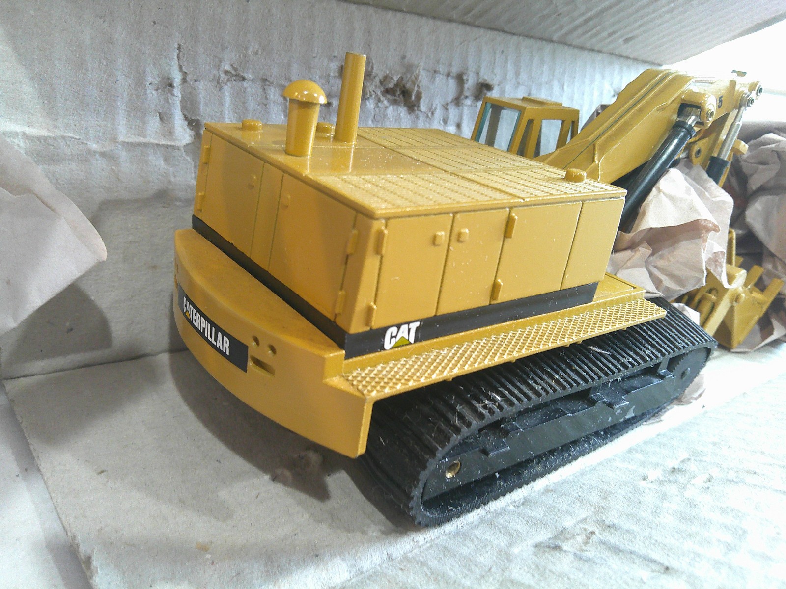 NZG CAT 425 Hydraulic Excavator #160 1/50 Scale Very Good Good+ Box
