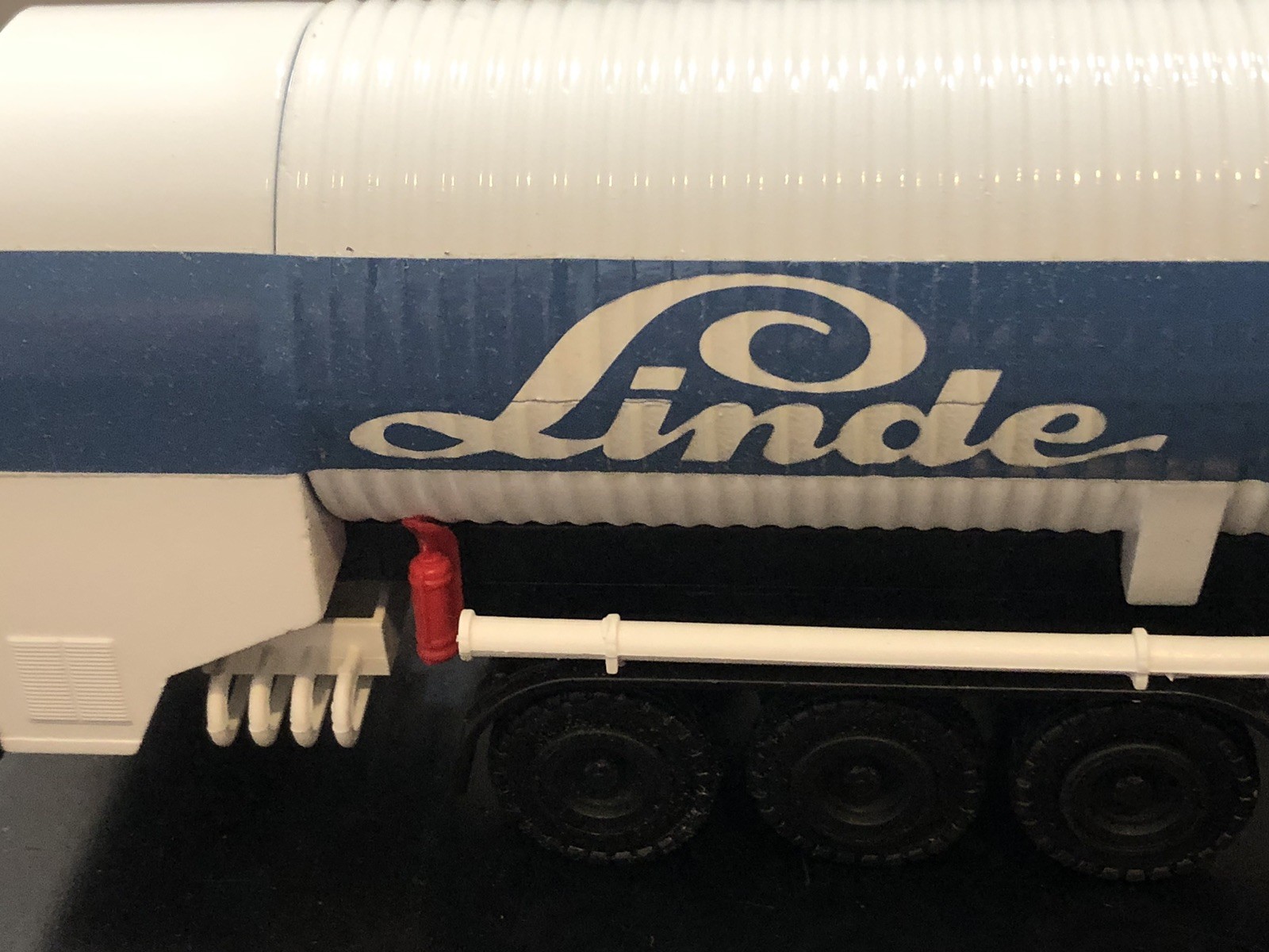 Conrad #3027 Mercedes-Benz Truck w/ Linde Gas Tanker Trailer 1:50 Diecast Boxed
