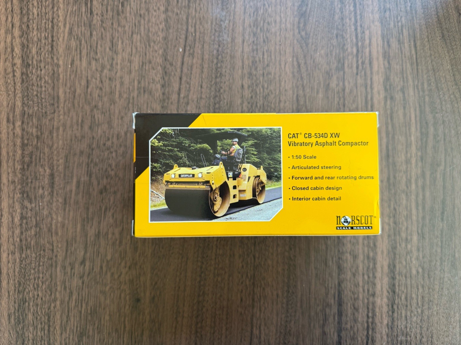 Norscot CAT (Caterpillar) CB-534D XW Vibratory Asphalt Compactor 1:50 New