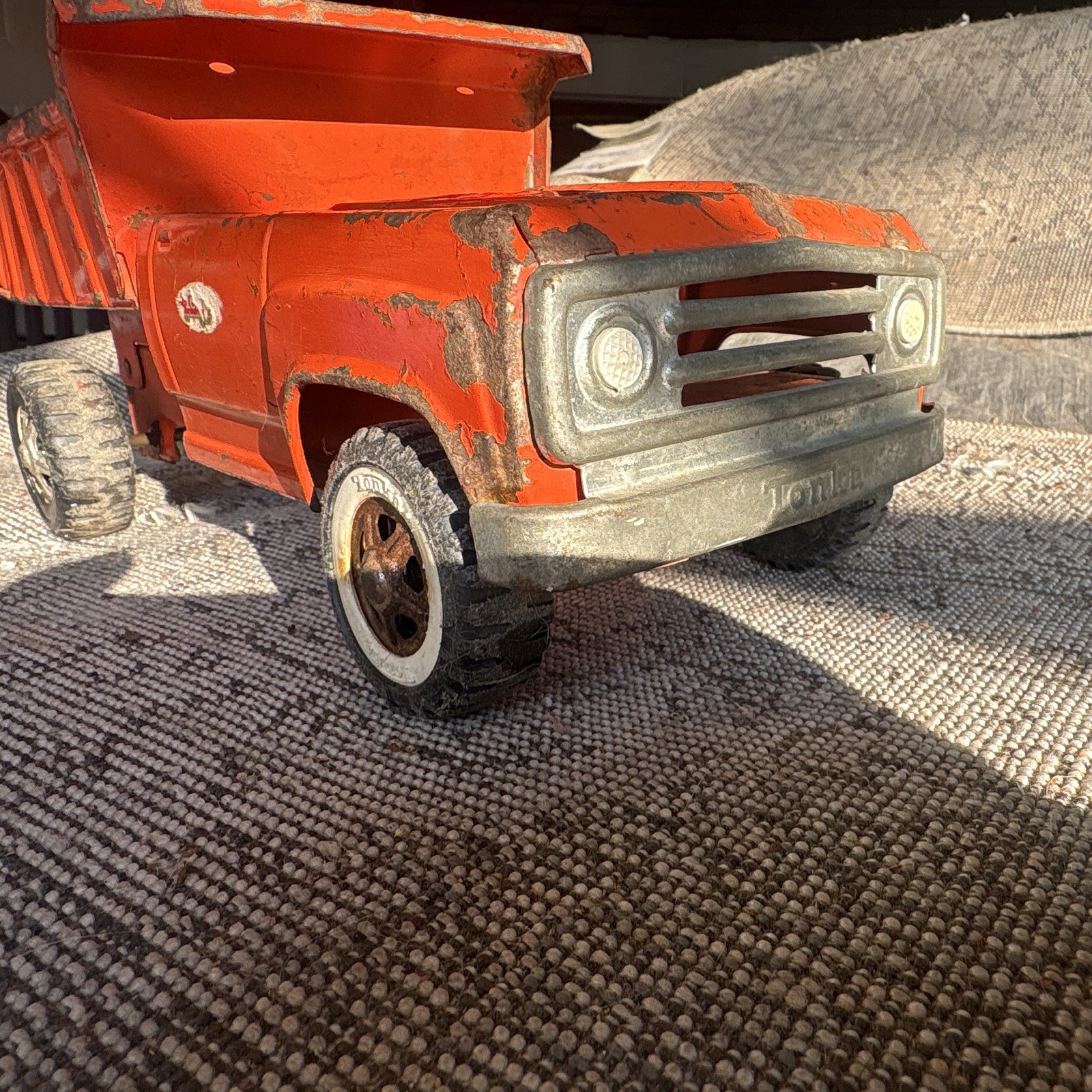Vintage 70s Tonka Dump Truck Orange missing cab roof parts