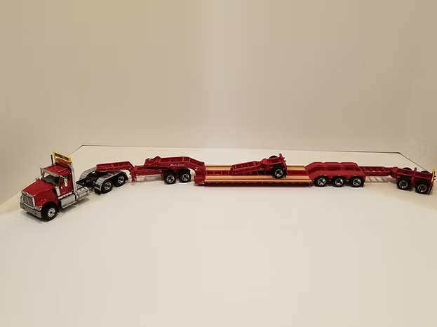 DIECAST MASTERS 71019 International HX520 Tandem Tractor w/Lowboy/Jeep/Stinger