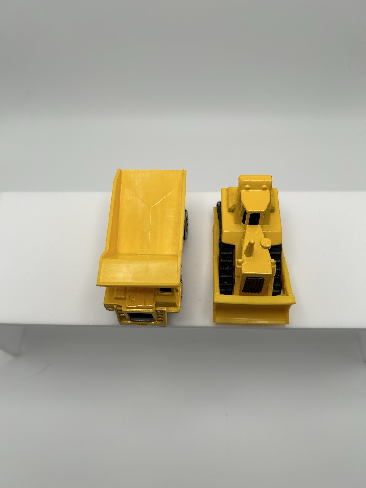 Hot Wheels Construction Lot: ’79 Yellow Dump Truck, ’91 Yellow Bulldozer! 14