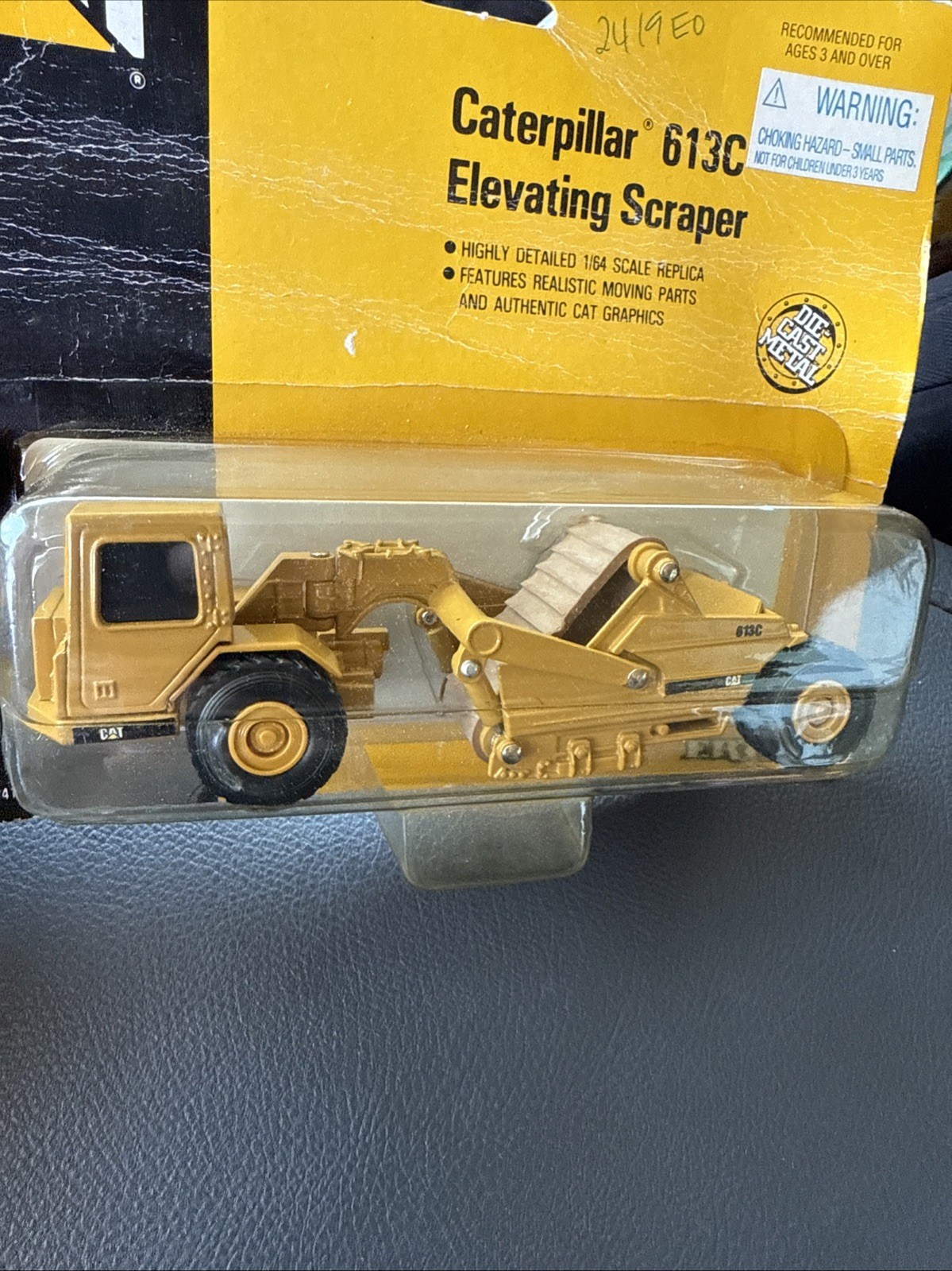 VTG 1994 Ertl Caterpillar 613C Elevating Scraper 1/64 Scale Die Cast