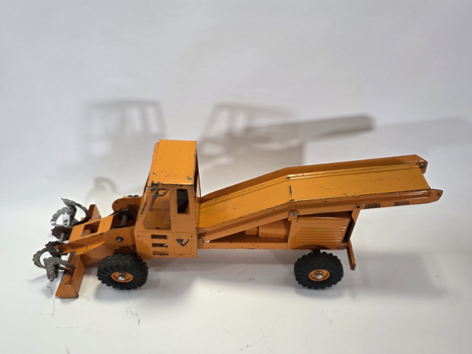 Vintage Nylint 1800 Pressed Steel Adams Travel Loader Construction Truck (14F)